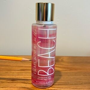 VICTORIA'S SECRET ESCAPE WITH ME TO THE BEACH FRAGRANCE MIST 8.4 Oz ———READ———